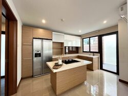 Lornie Road (D11), Terrace #457598591